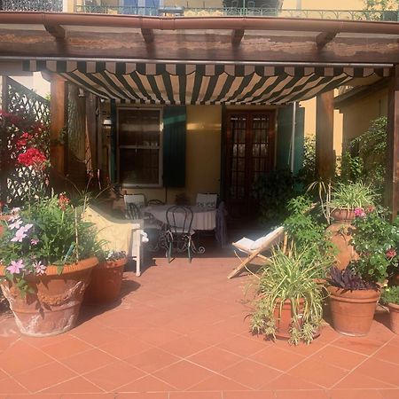 La Terrazza Da Ernestina Apartman Lucca Kültér fotó