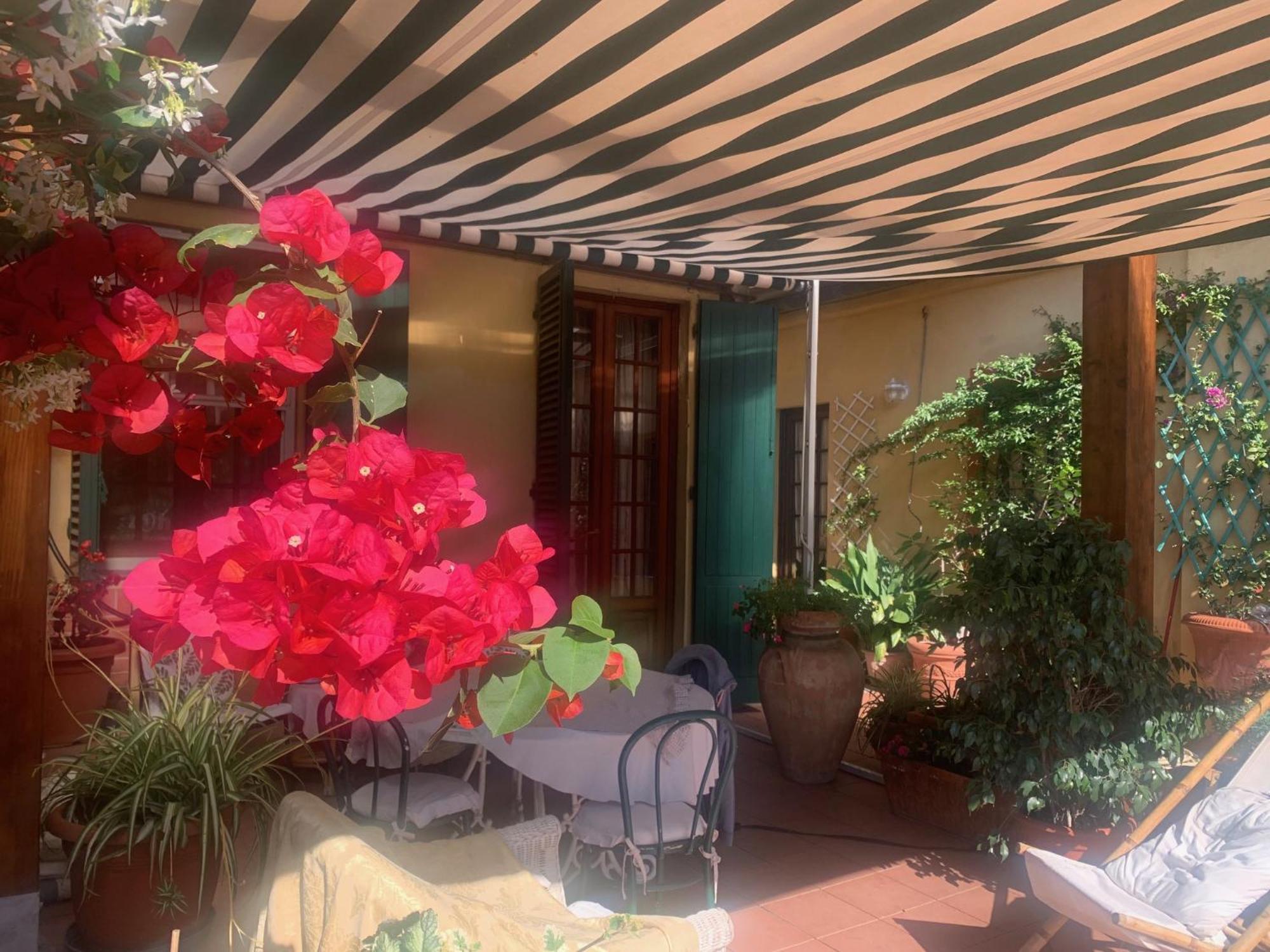 La Terrazza Da Ernestina Apartman Lucca Kültér fotó
