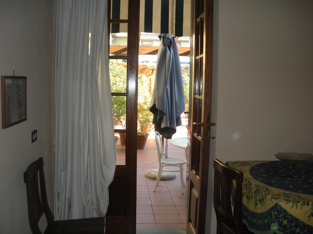 La Terrazza Da Ernestina Apartman Lucca Kültér fotó